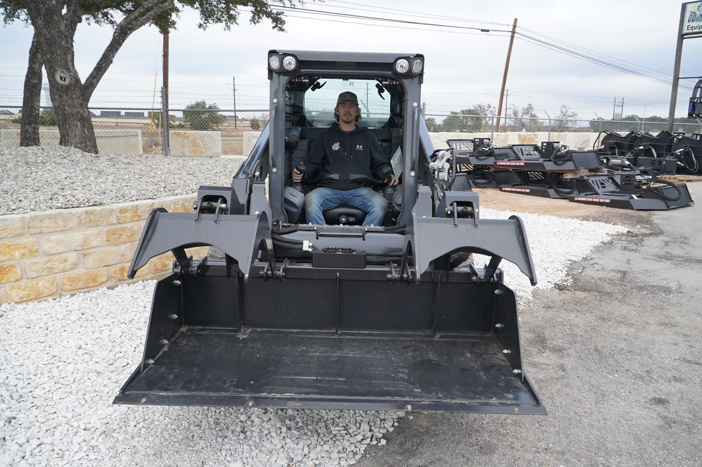 72" - IDT Heavy Duty Grapple Bucket Skid Steer Attachment