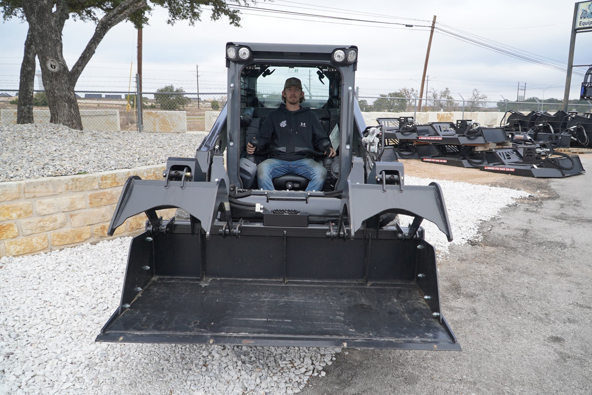 72" - IDT Heavy Duty Grapple Bucket Skid Steer Attachment
