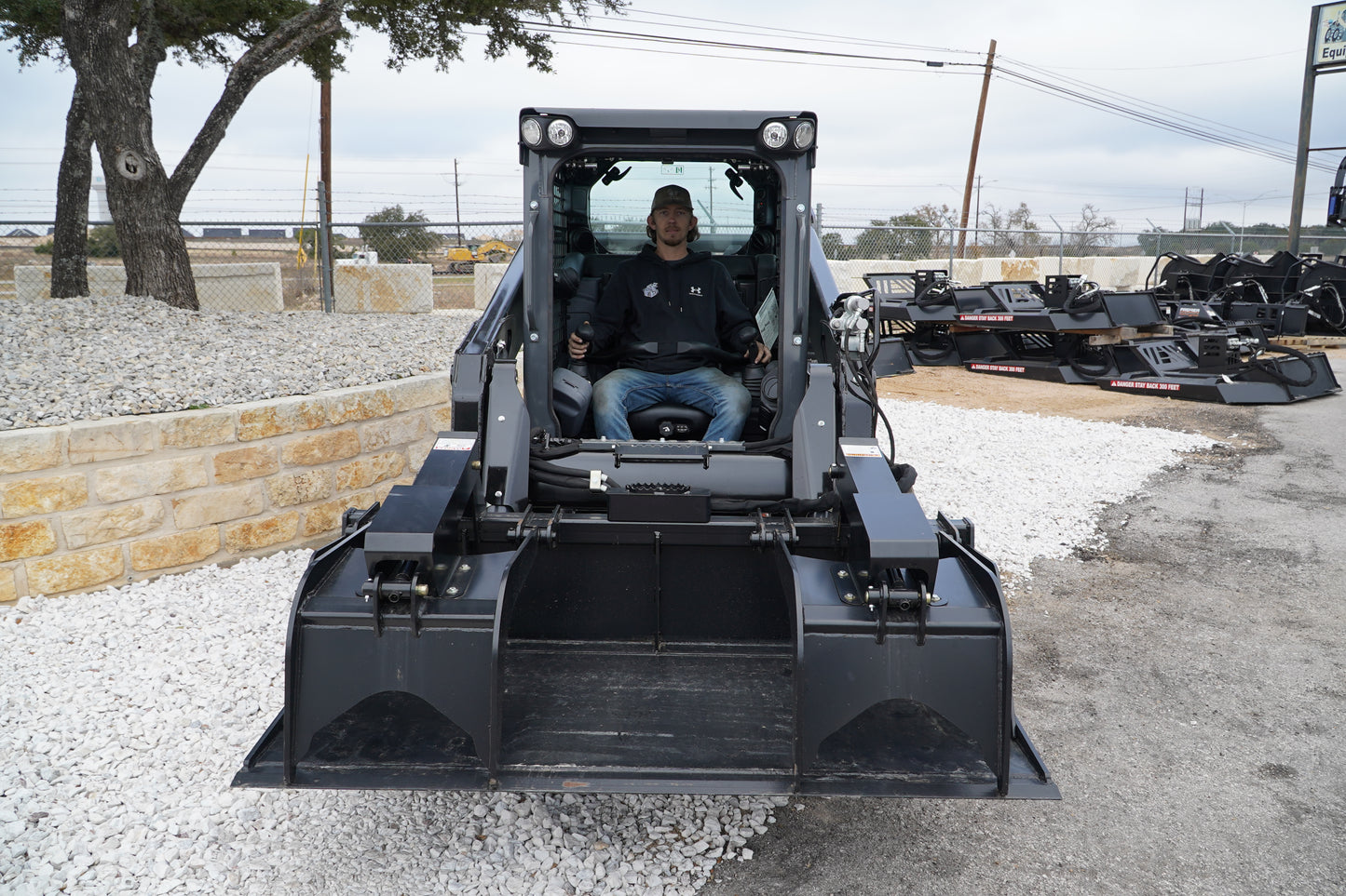 72" - IDT Heavy Duty Grapple Bucket Skid Steer Attachment