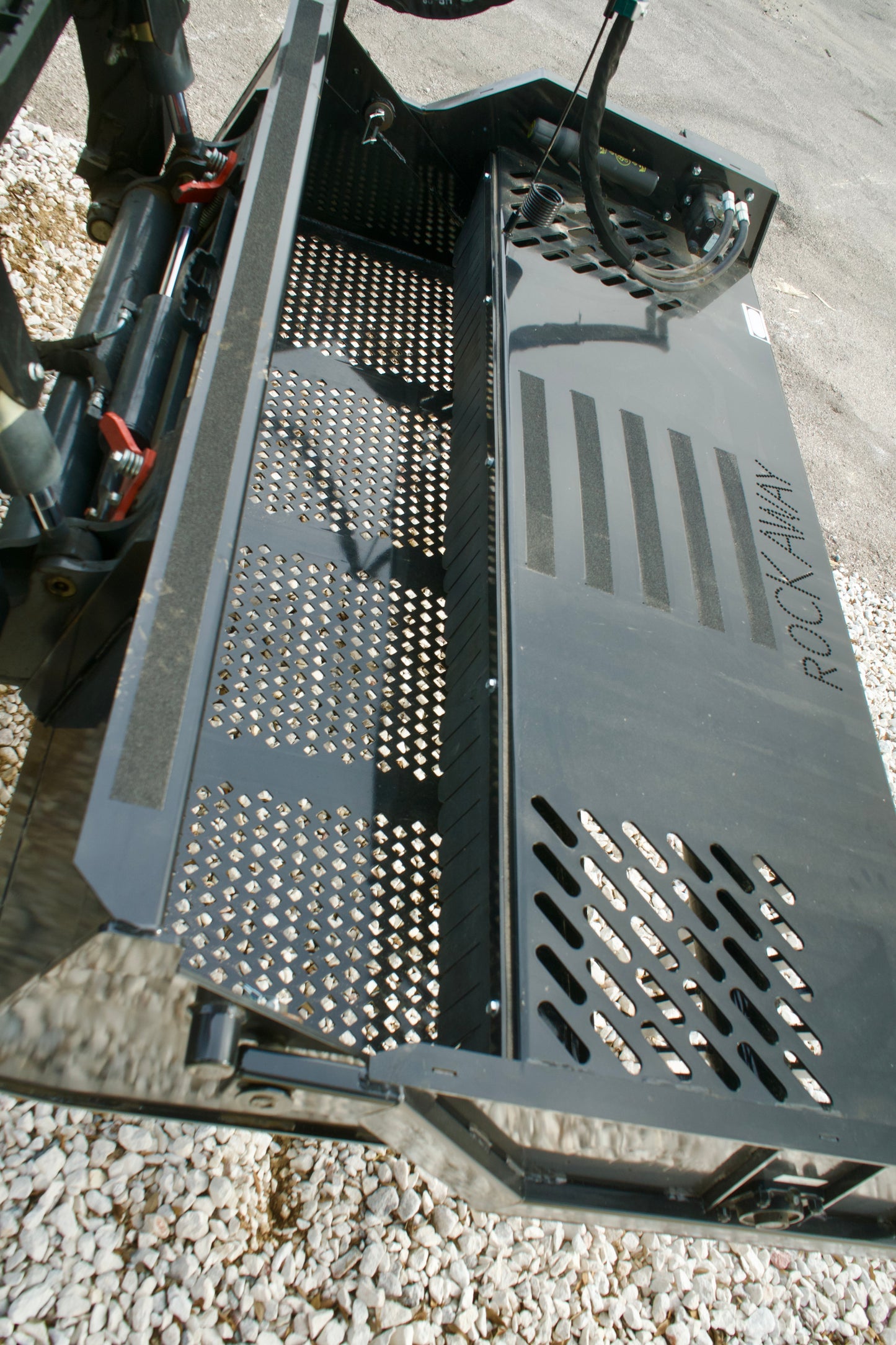 Ideal Rock Away Landscape Bucket With Screening Bucket Upgrade