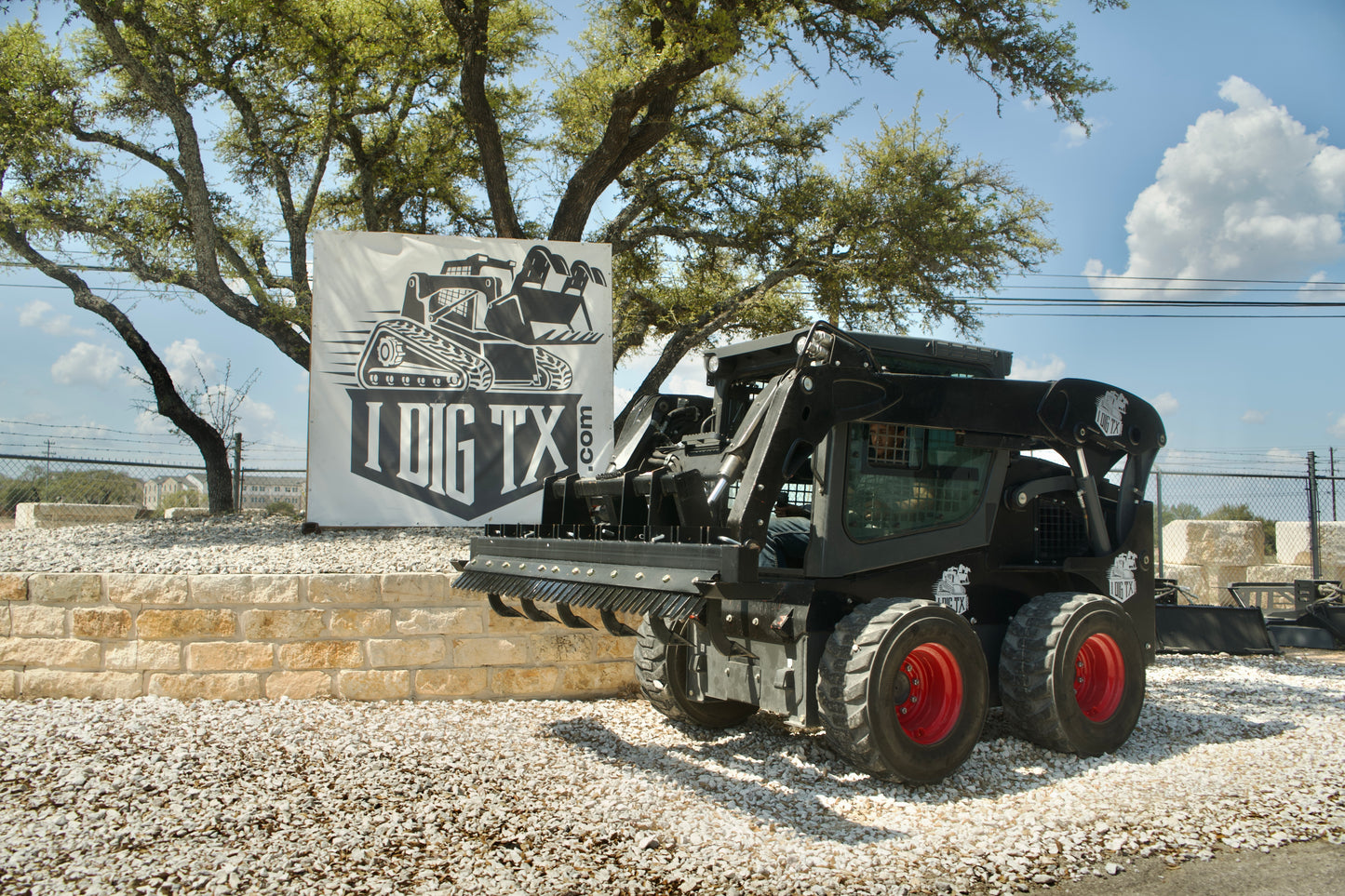 IDT Landscape Finishing Rake With Rippers