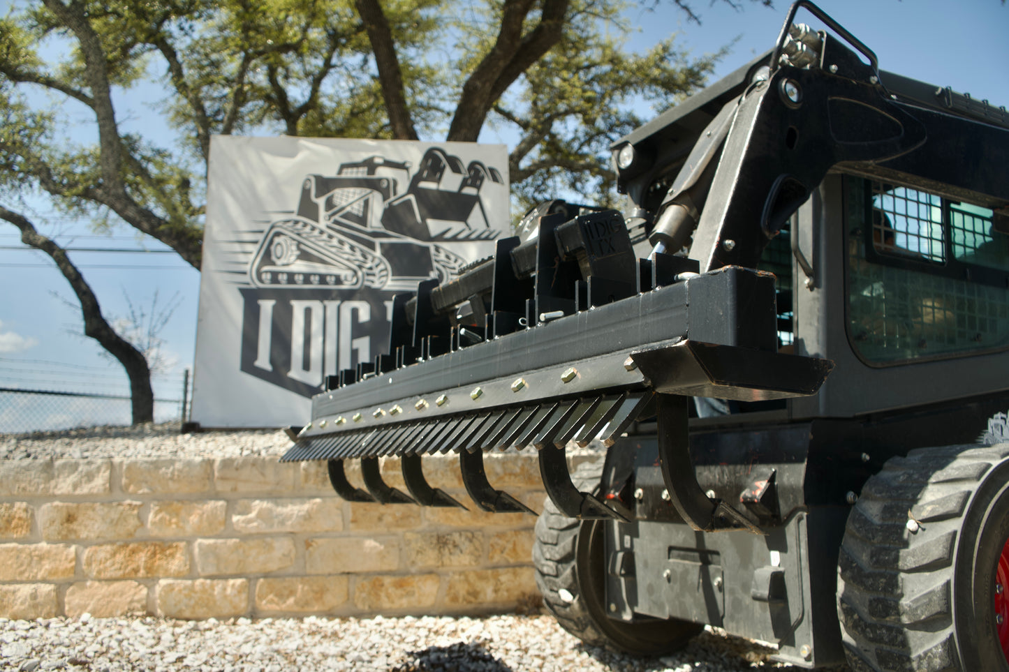 IDT Landscape Finishing Rake With Rippers