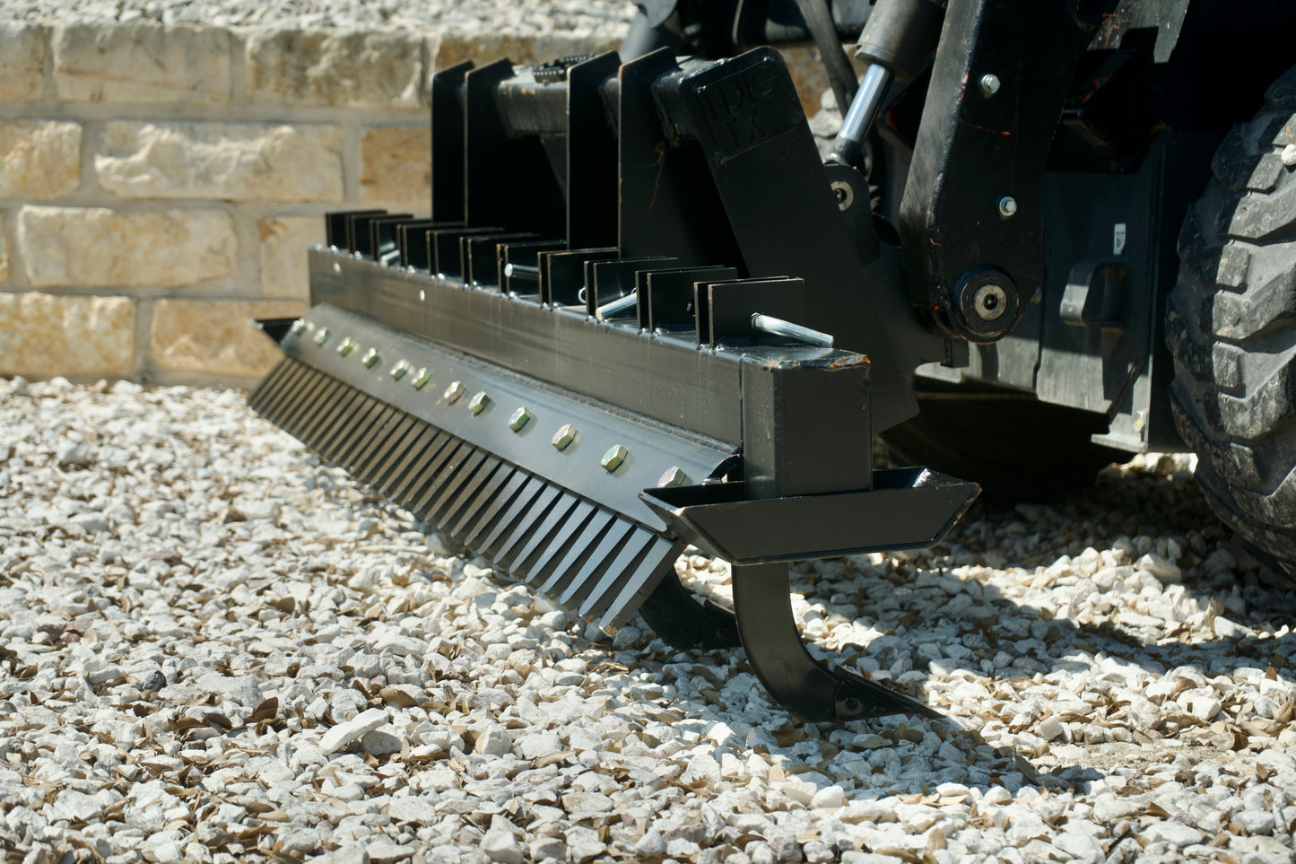 IDT Landscape Finishing Rake With Rippers